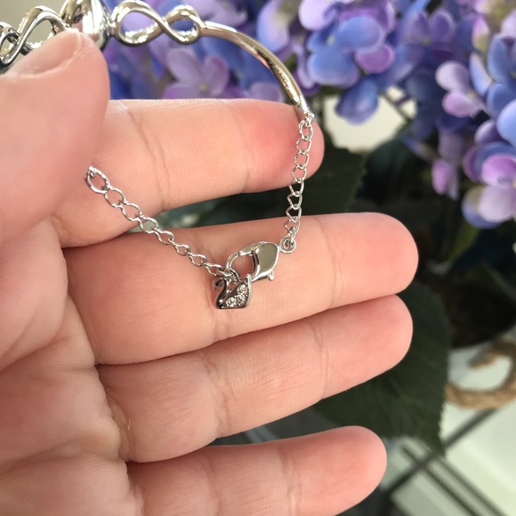 NWOT Swarovski bracelet - Picture 4 of 4